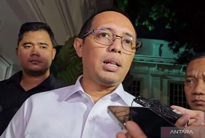 
					Kantor Tempo Kembali di Teror, Hasan Nasbi Tegaskan Pemerintah Jamin Kebebasan Pers 