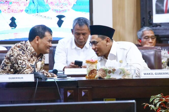 
					Pemerintah Provinsi Jawa Tengah menggandeng 44 perguruan tinggi untuk mempercepat program Gubernur Ahmad Luthfi dan Wakil Gubernur Taj Yasin hingga 2029./ Foto: Zulkarnain