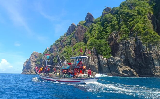 
					Jaga Kedaulatan Wilayah RI, Kapolres Trenggalek Pimpin Patroli Pulau Terluar