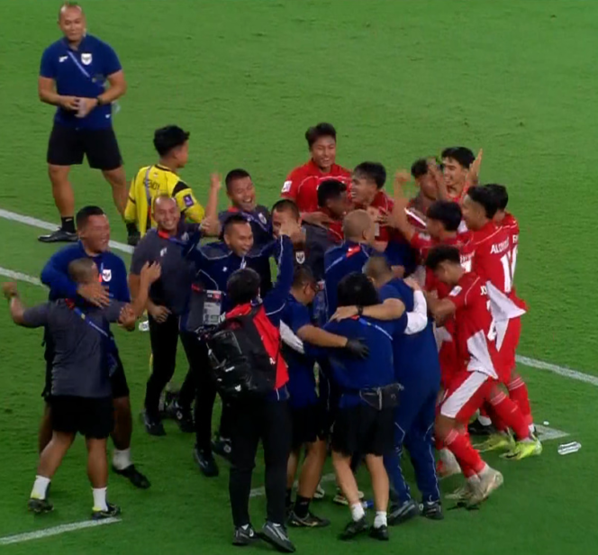 
					Timnas Indonesia U-17 berhasil lolos ke Piala Dunia U-17 2025 di Qatar setelah mengalahkan Yaman 4-1 pada laga kedua Grup C Piala Asia U-17 2025, Senin, 7 April 2025./ Foto: @FaktaSepakbola