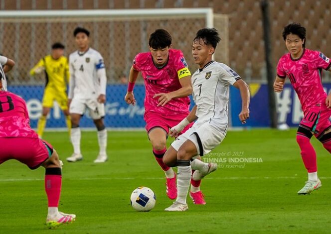 
					Timnas U-17 Indonesia menang 1-0 atas Korea Selatan di Piala Asia 2025 Jeddah, Evandra Florasta cetak gol penalti, puncaki Grup C./ Foto: Timnas Indonesia