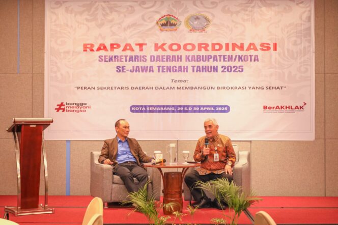 
					Rapat Koordinasi Sekda se-Jateng bertema “Peran Sekretaris Daerah dalam Membangun Birokrasi yang Sehat” di Hotel Ibis Style Simpanglima, Semarang, pada Selasa (29/4/2025) (Foto: Syahidan)