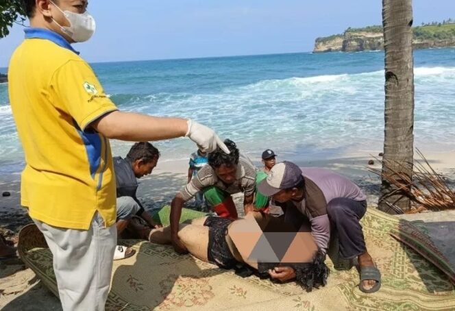
					Dua Pelajar Asal Boyolali Meninggal Terseret Ombak Saat Bermain Air di Pantai Klayar Pacitan