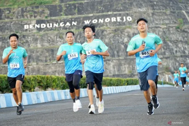 
					Ribuan Pelari Lokal dan Mancanegara Ikuti Wonorejo Run Challenge 2025 di Bendungan Wonorejo Tulungagung