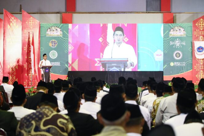 
					Wakil Gubernur Jawa Tengah Taj Yasin mendorong kolaborasi antara Kementerian Agama dan Kementerian ATR/BPN untuk mempercepat sertifikasi tanah wakaf. Hal ini disampaikan dalam acara Halal Bihalal warga NU di SMA Nasima Internasional, Semarang, Sabtu (3/5/2025). (Foto: Syahidan)

