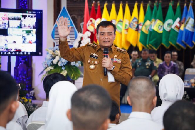 
					Gubernur Jawa Tengah Ahmad Luthfi, dialog pendidikan di Rumah Rakyat, Kantor Gubernur, Senin, 5 Mei 2025. (Foto: Zulkarnain)