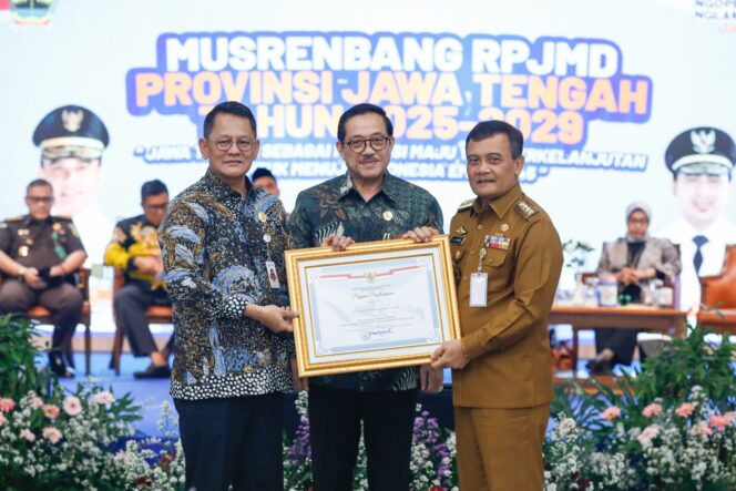 
					Musrenbang RPJMD di Gedung Gradhika Bhakti Praja, Semarang, Senin, 5 Mei 2025. (Foto: Zulkarnain)


