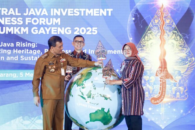 
					Gubernur Jawa Tengah Ahmad Luthfi mendukung program BRIN untuk menjadikan Jateng provinsi mandiri pangan dan energi di Kantor Gubernur, Senin, 5 Mei 2025. (Foto: Zulkarnain)