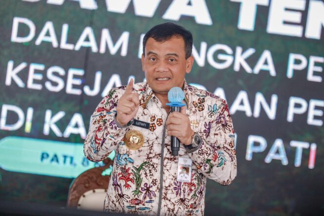 
					Gubernur Jawa Tengah Ahmad Luthfi mengumumkan percepatan pembentukan Kecamatan Berdaya di setiap kabupaten/kota di Pendopo Kabupaten Pati, Kamis, 8 Mei 2025. (Foto: Zulkarnain)

 