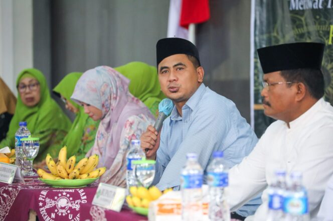 
					 Taj Yasin menghadiri Istighosah Harlah NU ke-79 di Masjid Al Barokah Luboyo, Bumiayu, Pati, Senin (12/5/2025).  (Foto: Syahidan)

