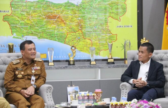 
					Gubernur Jawa Tengah Ahmad Luthfi audiensi dengan Pertamina Patra Niaga di kantornya, Senin (19/5/2025) (Foto: Zulkarnain)

