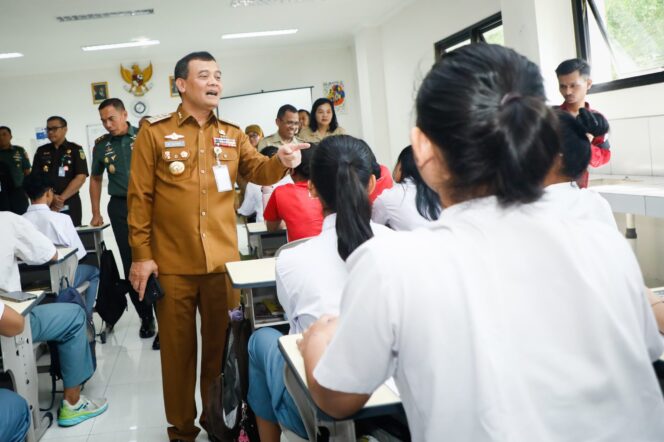 
					Gubernur Ahmad Luthfi (Foto: Zulkarnain)

