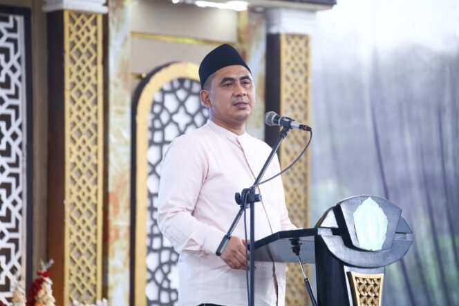 
					Wakil Gubernur Jawa Tengah Taj Yasin memberikan sambutan saat acara wisuda di Pondok Pesantren Roudlotul Muhtadin 2, Limpung, Batang, 31 Mei 2025. (Sumber: Syahidan)

