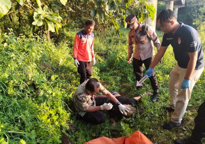 
					Cekcok Dengan Pacar, Seorang Pria di Wonogiri Loncat dari Jembatan dan Meninggal
