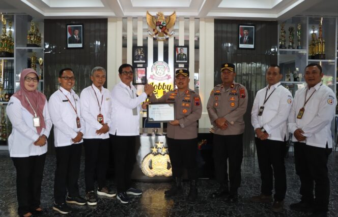 
					Sukses Pengamanan Pilkada Serentak 2024, Kapolres Wonogiri Terima Penghargaan dari Bawaslu