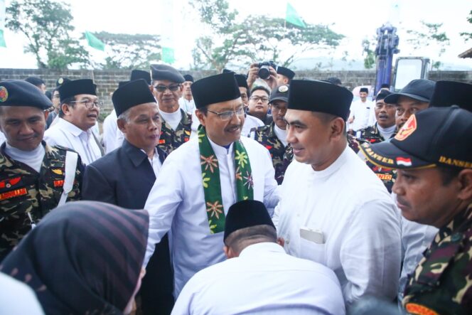 
					Wakil Gubernur Jateng Taj Yasin bersama Menteri Sosial Saifullah Yusuf pada peletakan batu pertama RS NU Yasfina, Wonosobo, 1 Juni 2025 (Foto: Sayhidan)

