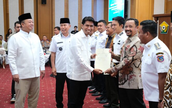 
					Kunjungi Sulawesi Tenggara, Menteri Nusron – Wakil Ketua Komisi II DPR RI Bahu-membahu Tuntaskan Masalah Pertanahan