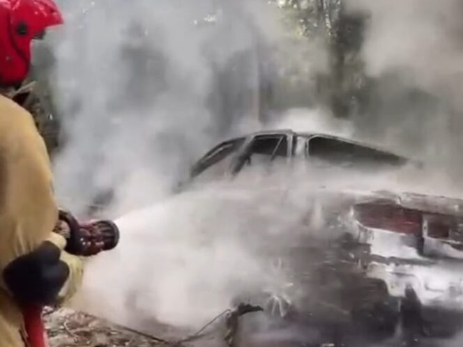 
					Mobil Sedan Timor Ludes Terbakar di Ngadirojo Wonogiri, Alhamdulillah Sopir Selamat