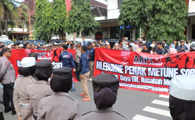 
					Buntut Tabungan Tak Bisa Dicairkan, Ratusan Nasabah KSPPS di Trenggalek Wadul Dewan