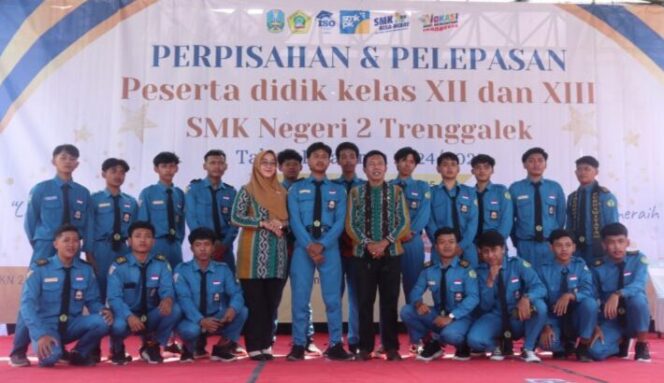 
					Pelepasan Siswa SMK Negeri 2 Trenggalek, Lulusan Siap Melangkah ke Dunia Kerja