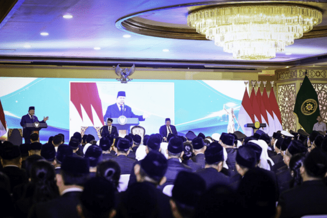 
					Presiden Prabowo Subianto mengumumkan kenaikan gaji hakim 280 persen saat menghadiri Pengukuhan Hakim Mahkamah Agung Republik Indonesia Tahun 2025 di Kantor Mahkamah Agung, Jakarta, pada Kamis, 12 Juni 2025. (Foto: BPMI Setpres)