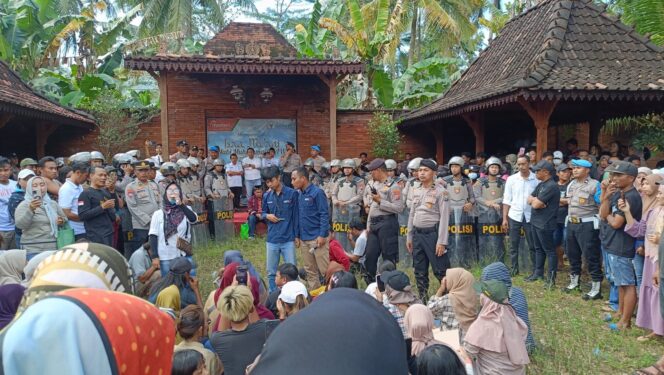 
					Kantor KSPPS Madani di Watulimo Trenggalek Kembali Digeruduk Nasabah