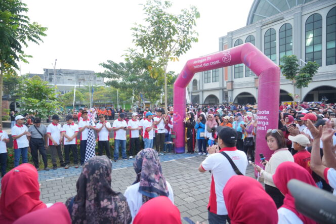 
					Ribuan Peserta Ikuti Jalan Sehat Harkopnas ke-78 di Trenggalek