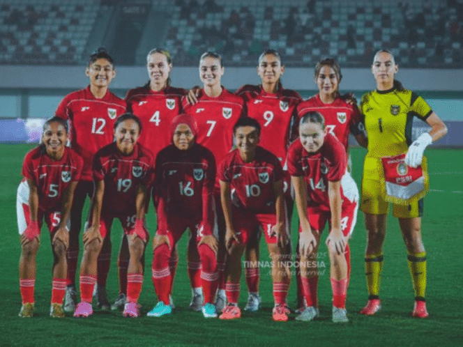 
					Timnas Putri Indonesia, dijuluki Garuda Pertiwi, melanjutkan perjuangan di Kualifikasi Piala Asia Wanita 2026 dengan menghadapi Pakistan pada laga kedua Grup D di Stadion Indomilk Arena, Tangerang, Rabu (2/7/2025). (Foto: @TimnasIndonesia)

