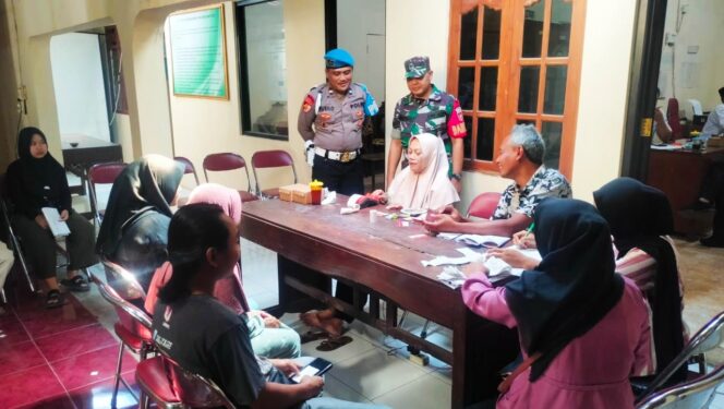 
					Polisi Amankan Penyaluran Bansos PKH dan Sembako Tahap 2 di Kecamatan Jatipurno Wonogiri