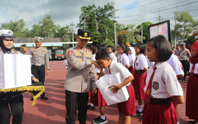 
					Kapolres Trenggalek Beri Hadiah Kejutan Kepada Polisi Cilik 