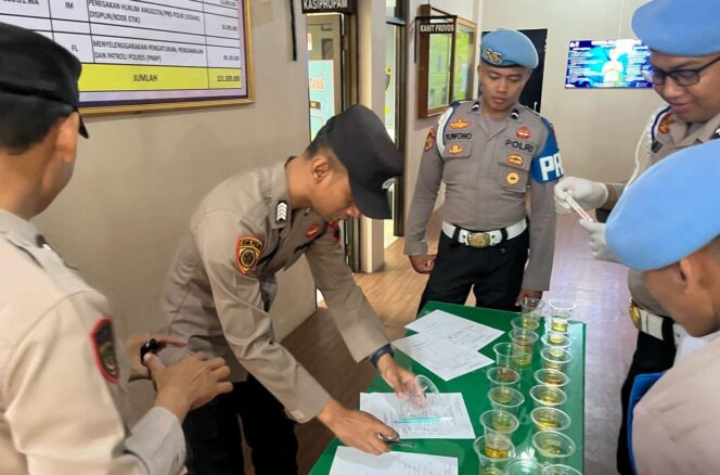 
					45 Personel Polres Wonogiri Tes Urine Mendadak, Hasilnya Negatif Narkoba