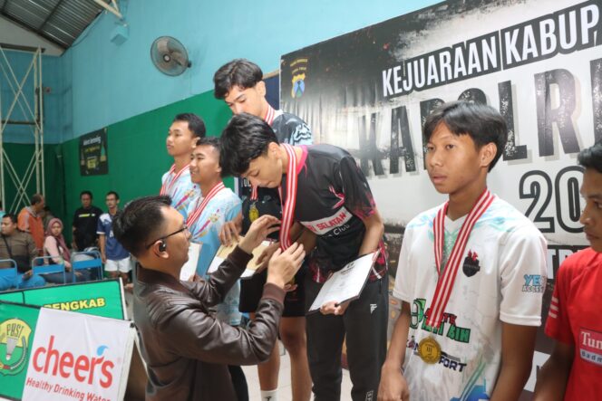 
					Kapolres Trenggalek Harap Kejuaraan Bulu Tangkis Jadi Agenda Rutin Tahunan