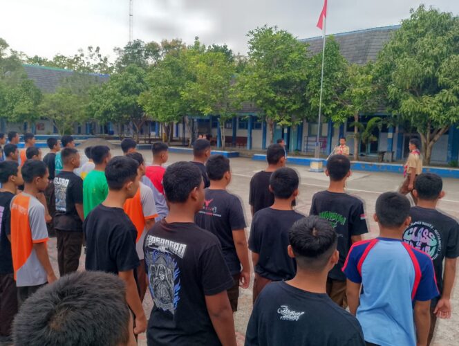 
					SMK Negeri 1 Giritontro Wonogiri Gelar Jumat Berkarakter