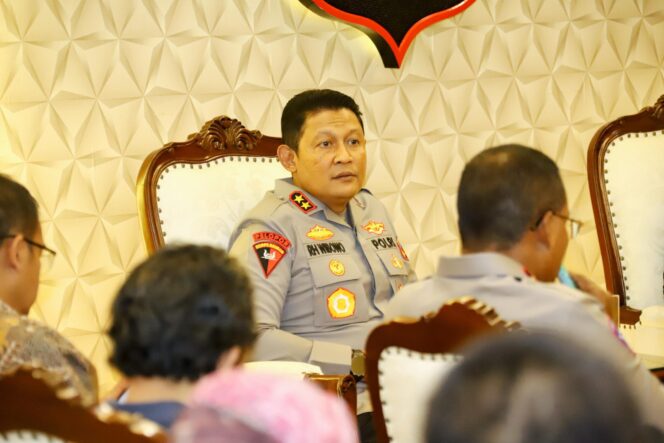 
					Kapolda Jateng Sampaikan Rasa Prihatin atas Insiden yang Menimpa Driver Ojol di Jakarta