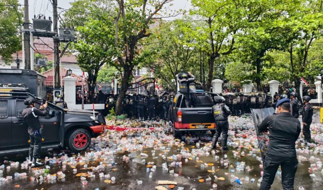 
					Demo Bupati Pati Ricuh, Polisi Tangkap 11 Provokator