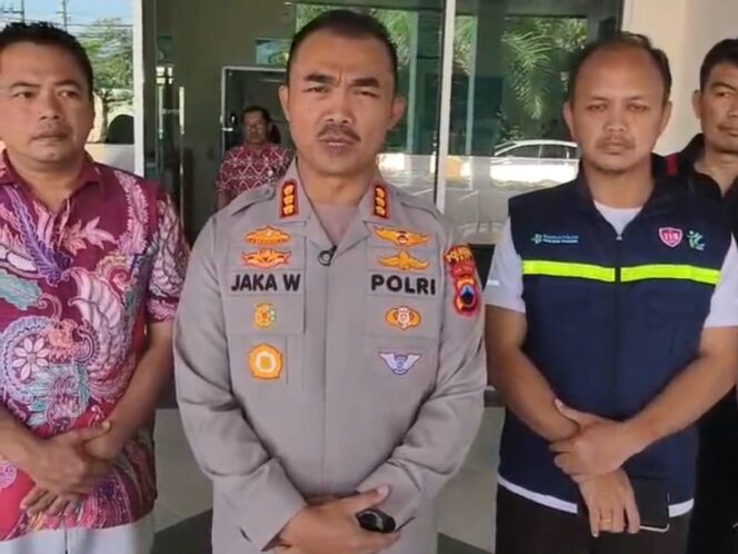 
					Hoax : Kabar Meninggalnya 2 Polisi Pada Aksi Unjuk Rasa di Pati
