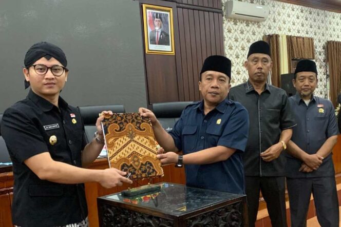 
					DPRD Trenggalek Sepakati KUA dan PPAS Kabupaten Trenggalek Tahun 2026