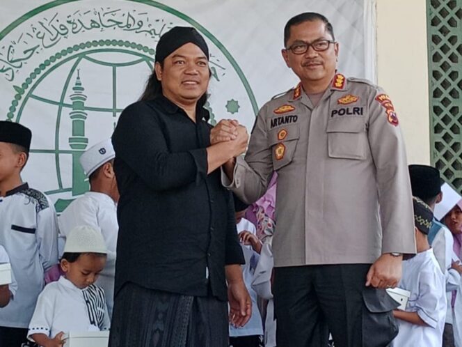 
					Wujud Semangat Kebangsaan Jelang HUT ke-80 RI, Polda Jateng Pererat Persatuan Antara Ulama dan Santri