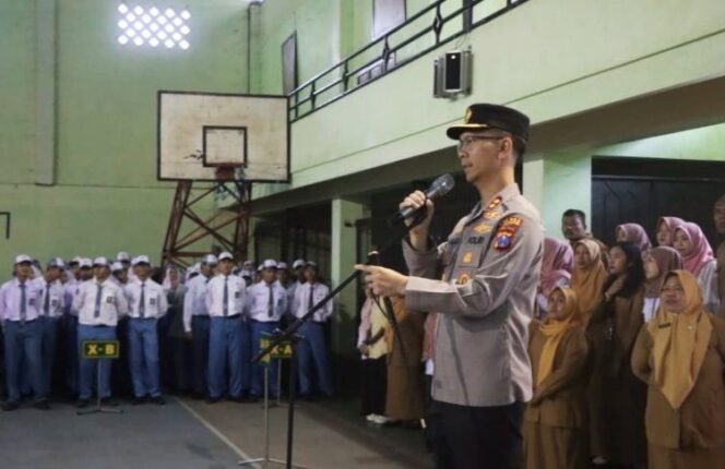 
					Pembinaan Pelajar, Polres Trenggalek Gelar Police Goes to School Serentak
