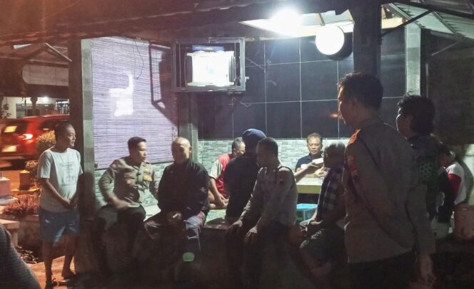 
					Bangun Sinergitas Lewat Binluh Satkamling, Kasat Binmas Polres Wonogiri Sambangi Warga Giripurwo