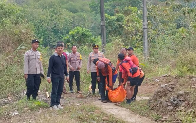
					Tim SAR Gabungan Temukan Pria Tenggelam di Aliran Bengawan Solo Dalam Keadaan Meninggal