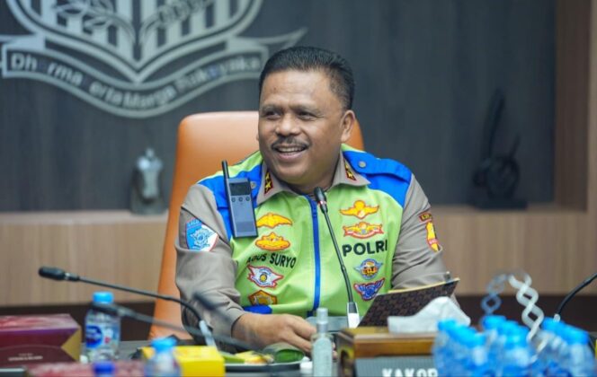 
					Korlantas Polri Hentikan Sementara Penggunaan Sirene Rotator, Pengawalan Tetap Berjalan