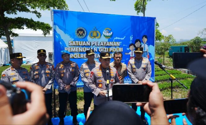 
					Polri Bangun 617 SPPG dan Salurkan 72 Ribu Ton Beras ke Masyarakat