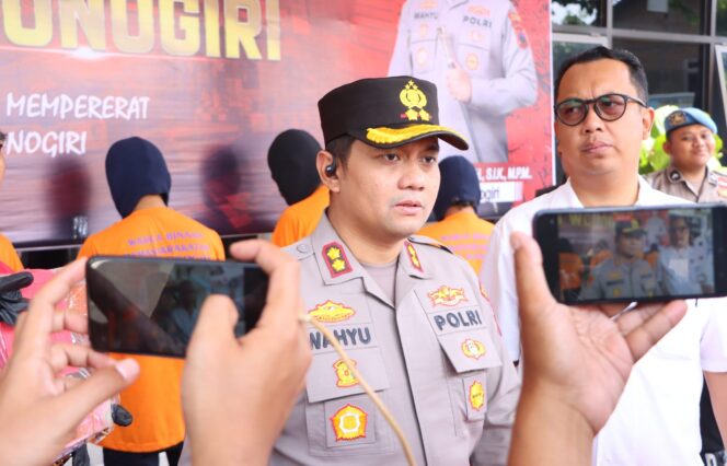 
					Polres Wonogiri Sukses Ungkap Empat Kasus Pencurian, Para Tersangka dan Barang Bukti Diamankan 
