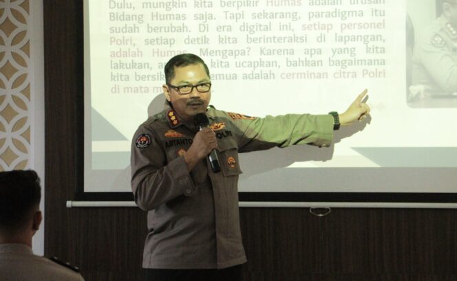 
					Kabidhumas Polda Jateng Tekankan Pentingnya Manajemen Media dalam Pengelolaan Informasi Publik