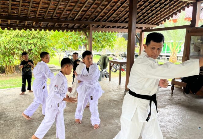 
					Iptu Yanuar Triatmaja, Polisi Sekaligus Pelatih Kempo yang Lahirkan Banyak Atlet Berprestasi