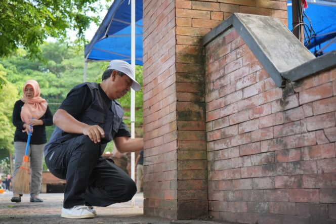 
					Sekda Edy Soepriyanto Ultimatum Keras PKL Alun-alun Trenggalek untuk Jaga Kebersihan
