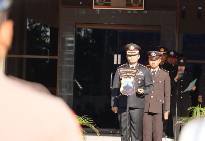 
					Kapolres Wonogiri Pimpin Upacara Peringatan Hari Kesaktian Pancasila: Perekat Persatuan Indonesia