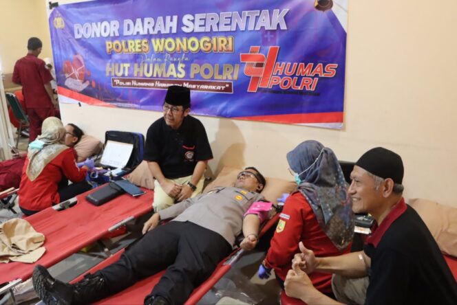 
					Peringati HUT Humas Polri ke-74, Polres Wonogiri Gelar Donor Darah