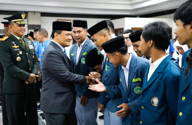 
					Gubernur Ahmad Luthfi Ajak Pemuda di Jawa Tengah Berkontribusi dalam Pembangunan